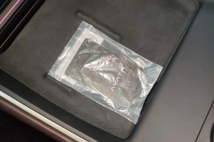 Used  11 2022 Long-Range Dual-Motor Luxury Edition 5 Seats
