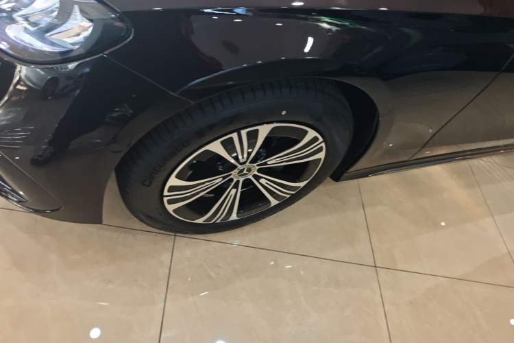 Used Mercedes-Benz E-Class 2024 E 260 L 4MATIC Sport Edition
