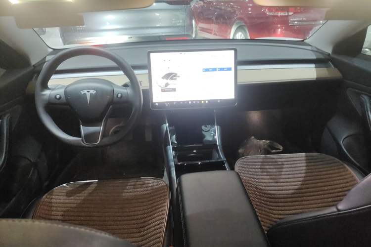 Used Tesla Model 3 2019 Long-Range All-Wheel-Drive Version
