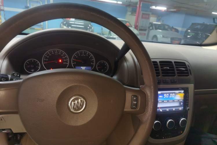 Used Buick GL8 2014 2.4L Classic Edition
