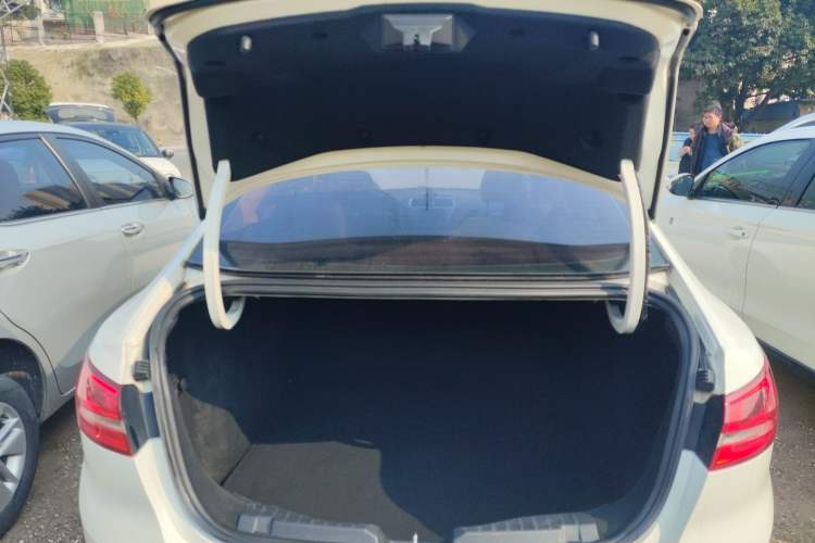 Used Ford Escort 2015 1.5L Automatic Fashion Model
