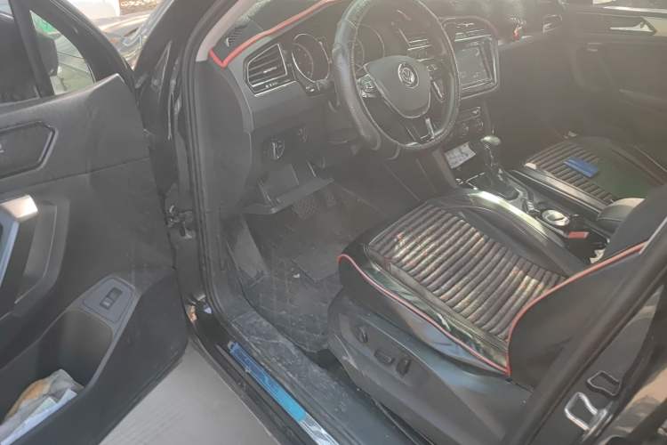 Used Volkswagen Tiguan L 2019 330TSI Automatic Two-Wheel Drive Smart Luxury Version China V Emission Standard
