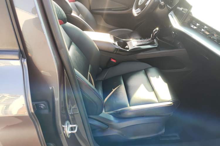 Used MG 5 2021 180 DVVT CVT Youth Luxury Edition
