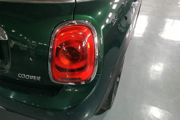 Used  MINI 2016 1.5T COOPER Pioneer Edition Five-Door Model