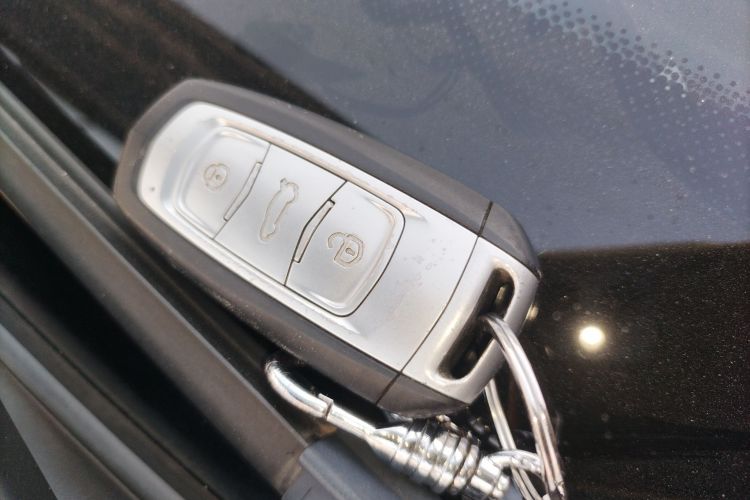 Used Geely Auto Emgrand X7 Sport 2018 1.8TD Automatic Two-Wheel Drive Smart 4G Connected Version
