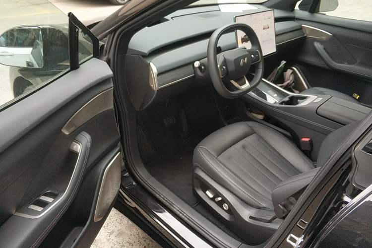 Used ONVO L60 2024 60 kWh All-Wheel Drive
