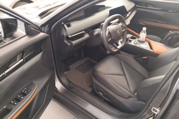 Used Changan UNI-V 2022 1.5T Prestige Version
