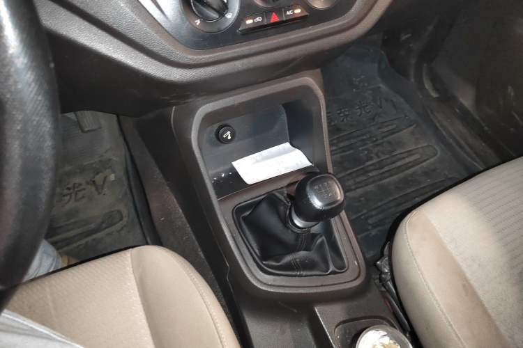 Used Wuling Hongguang V 2022 1.5L Jingqu Version Hydraulic Power Steering LAR