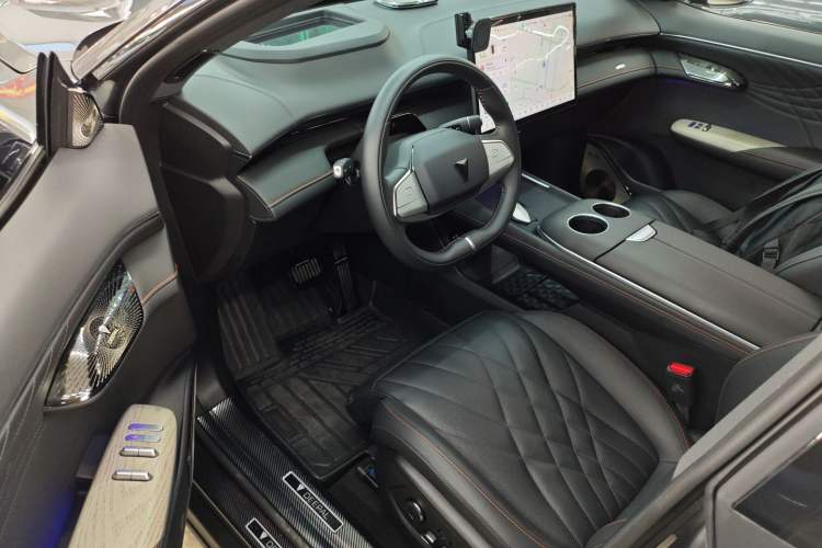 Used  S07 2023 200Max Range-Extended Version
