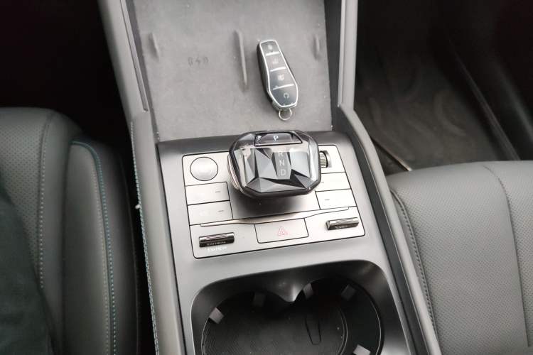 Used BYD Qin L 2025 DM-i Smart Drive 120KM Superior Model
