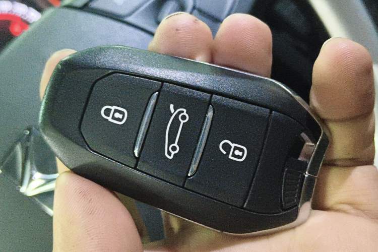 Used  6 2014 1.6T Luxury Edition THP160
