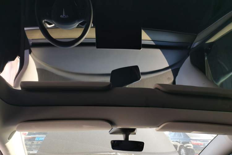 Used Tesla Model Y 2023 Long-Range All-Wheel-Drive Version
