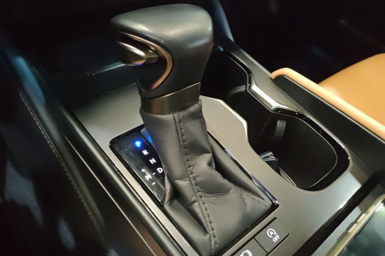 Used Lexus ES 2023 200 Excellence Edition