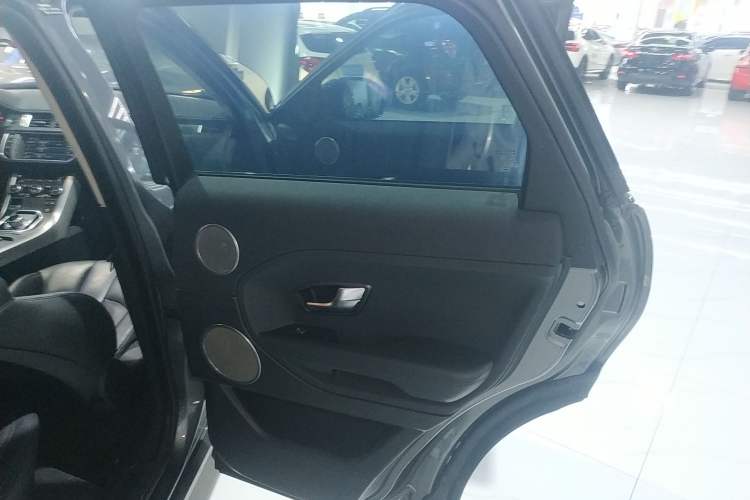 Used Land Rover Range Rover Evoque 2015 2.0T Five-Door Zhiyao Edition
