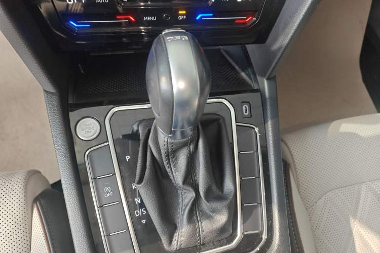 Used Volkswagen Magotan 2023 2 Million Units Commemorative Edition 330TSI DSG Luxury Version