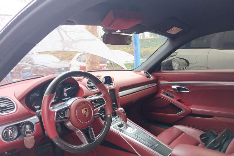 Used Porsche 718 2018 Cayman 2.0T
