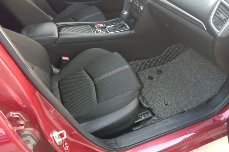 Used Mazda Mazda 3 Axela 2017 Hatchback 1.5L Automatic Luxury Model Emission Standard China V
