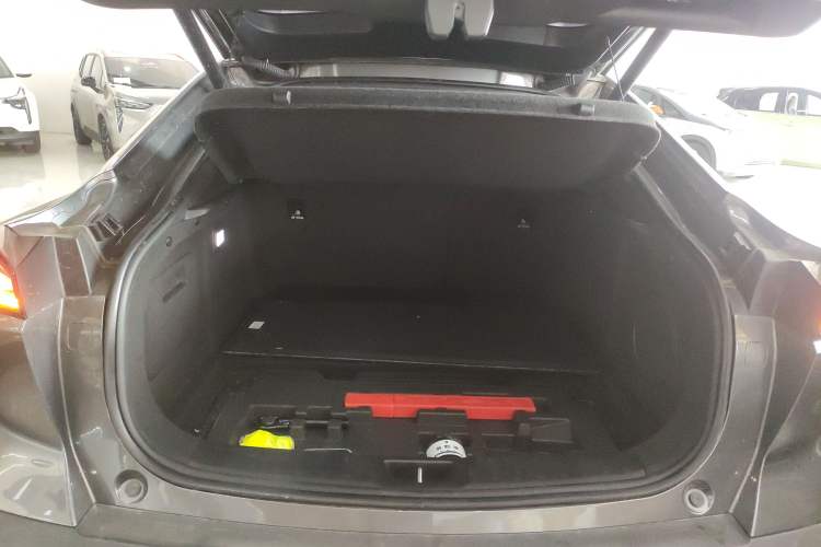 Used  SL03 2023 200Max Range-Extended Version
