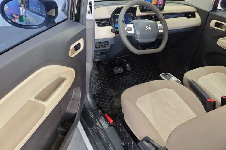 Used Chery QQ Ice Cream 2024 Edition Youth Version 205km Sundae