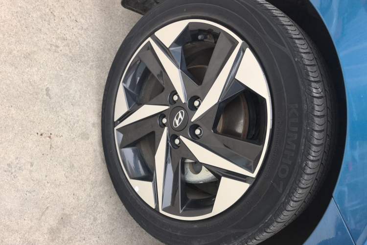 Used Hyundai Elantra 2021 1.5L CVT LUX Prestige Edition