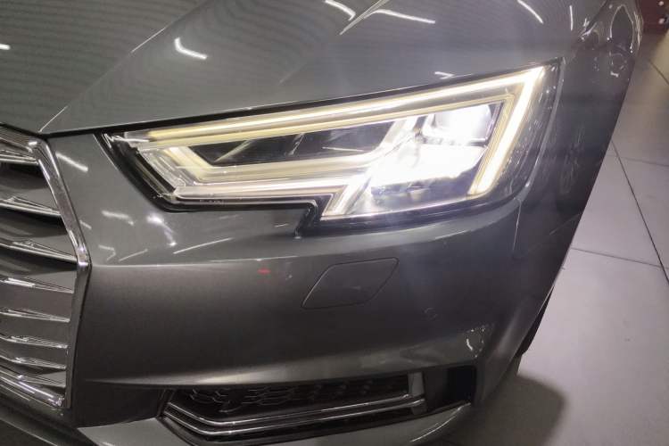 Used Audi A4L 2018 30th Anniversary Edition 40 TFSI Fashion Model
