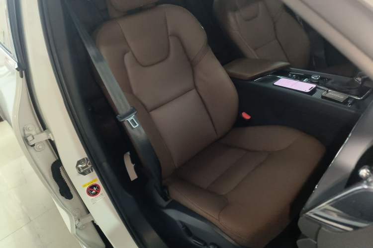 Used Volvo XC60 2021 T5 4x4 Smart Luxury Edition
