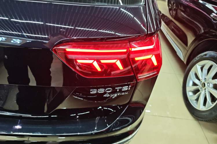 Used Volkswagen Tiguan L 2024 380TSI Automatic All-Wheel Drive R-Line Enhanced 7-Seater
