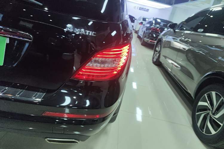 Used Mercedes-Benz R-Class 2017 R 320 4MATIC Business Edition Prestige Model