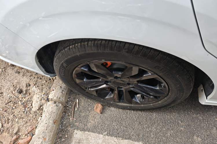 Used Dongfeng Aeolus Yixuan 2023 Mach Edition 1.5L Automatic Chasing Shadow Version
