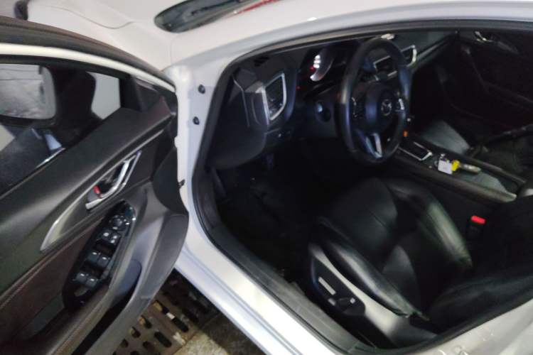 Used Mazda Mazda 3 Axela 2017 Sedan 2.0L Automatic Prestige Model China V Standard
