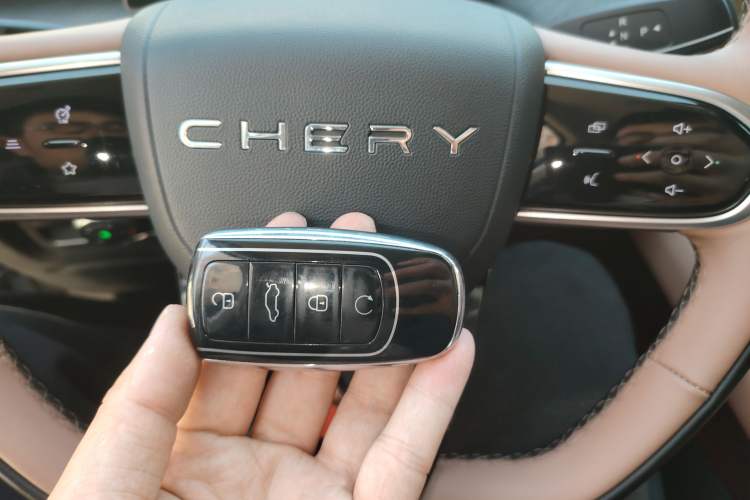 Used Chery Tiggo 8 L 2024 2.0T Two-Wheel Drive Prestige Version 5 Seats
