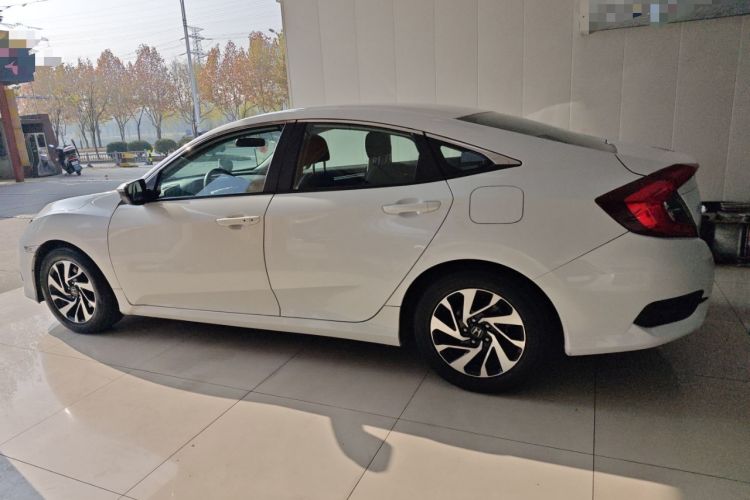 Used Honda Civic 2016 220TURBO CVT Luxury Edition
