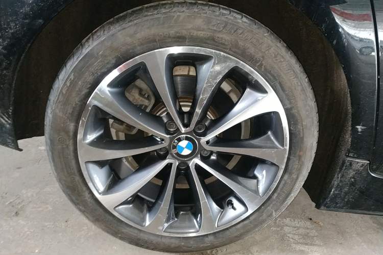 Used BMW 5 Series 2017 525Li Leading Model
