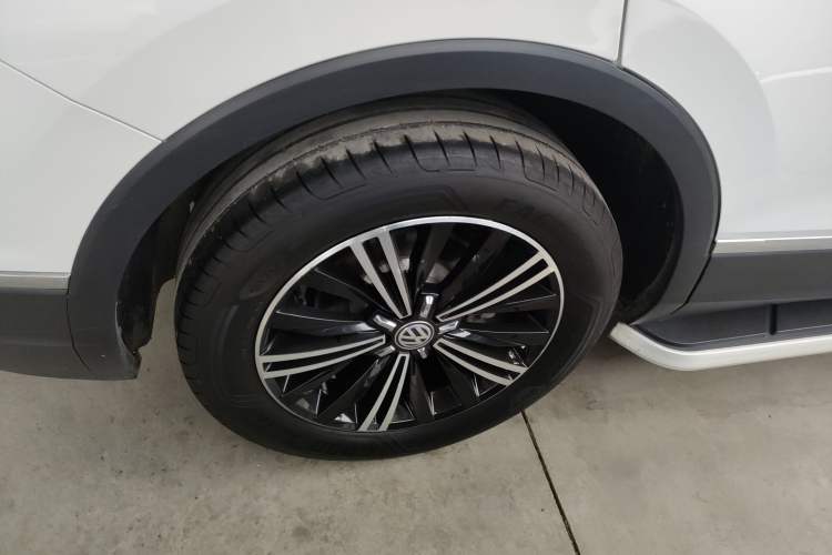 Used Volkswagen Tiguan L 2020 330TSI Automatic Two-Wheel Drive Panoramic Comfort Edition China VI Standard