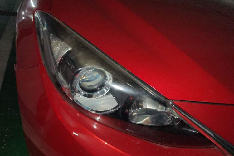 Used Mazda Mazda 3 Axela 2016 Sedan 1.5L Automatic Luxury Model
