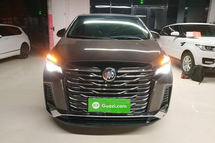 Used Buick GL8 2023 Land Executive Class Deluxe Model