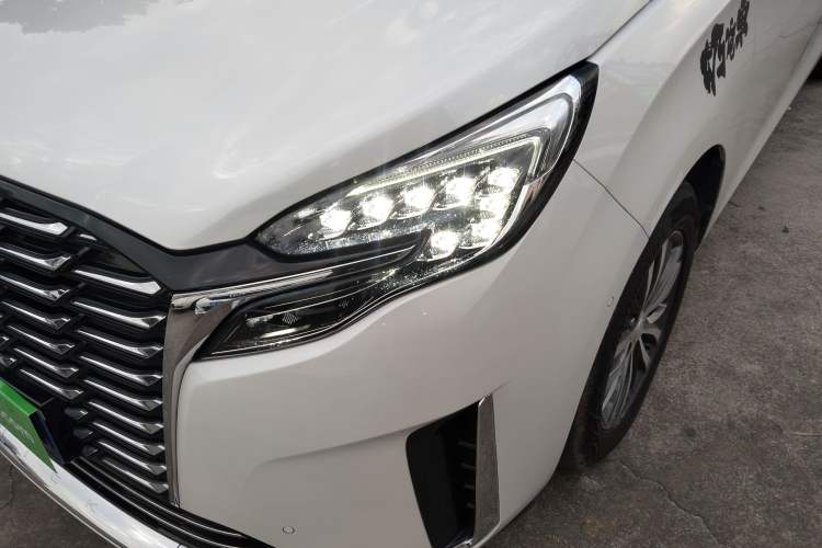 Used Buick GL8 2023 ES Lu Zun Deluxe and Yue Edition
