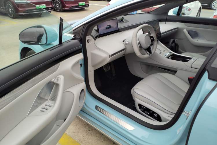 Used Hima Luxeed S7 2025 785 km Ultra
