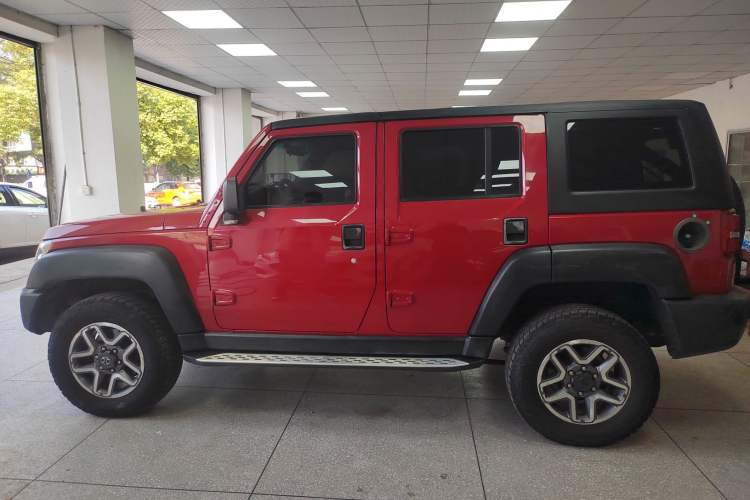 Used  BJ40 2018 40L 2.0T Manual Diesel Four-Wheel Drive Prestige Edition
