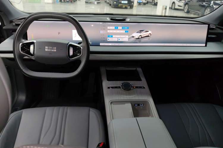 Used  E8 2024 550 km Range Rear-Drive Dragon Edition