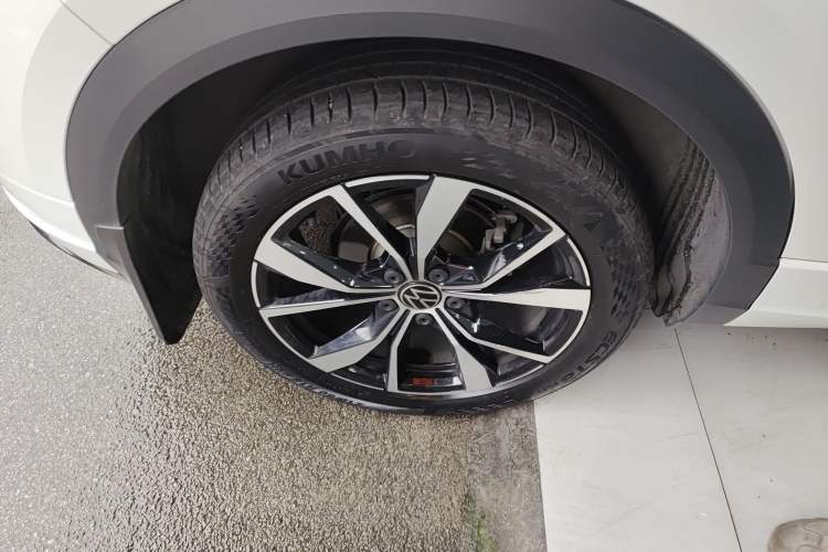 Used Volkswagen T-ROC 2023 300TSI DSG Two-Wheel-Drive Chen Guang Edition
