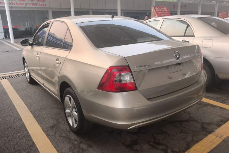 Used Skoda Rapid 2013 1.6L Automatic Smart Selection Model
