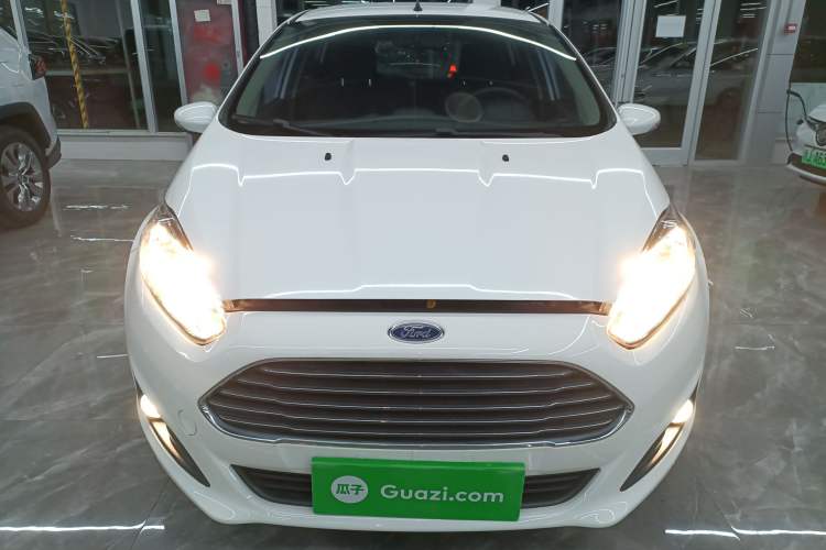 Used Ford Fiesta 2013 Hatchback 1.5L Automatic Fashion Edition
