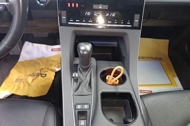 Used Toyota Avalon 2019 2.0L Luxury Edition China VI Standard
