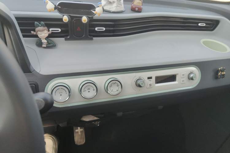 Used Wuling Hongguang MINIEV 2021 Macaron Premium Model – Lithium-NMC
