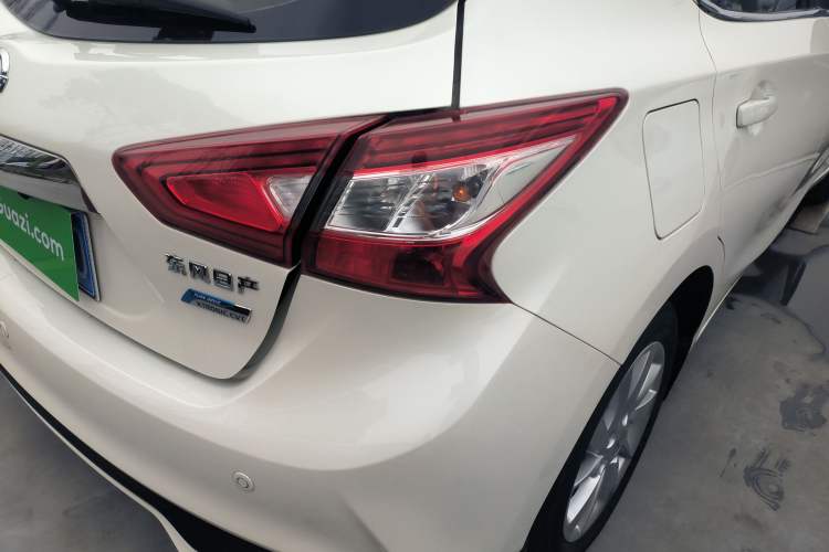 Used Nissan Tiida 2016 1.6L CVT Cool Dynamic Edition