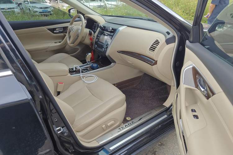 Used Nissan Teana 2015 2.0L XL-Sporty UEFA Champions League Edition
