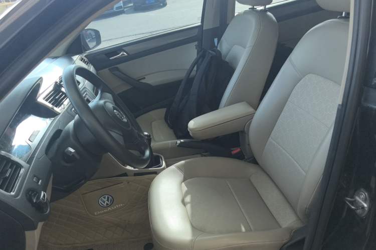 Used Volkswagen Santana 2013 1.6L Manual Comfort Edition
