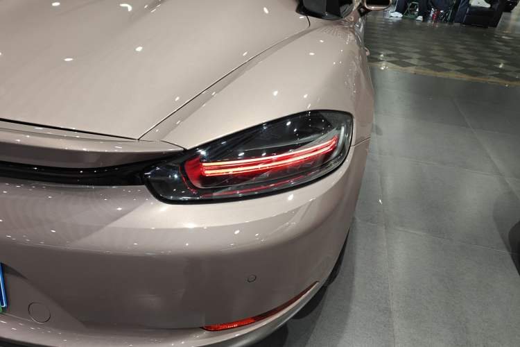 Used Porsche 718 2021 Spyder 2.0T
