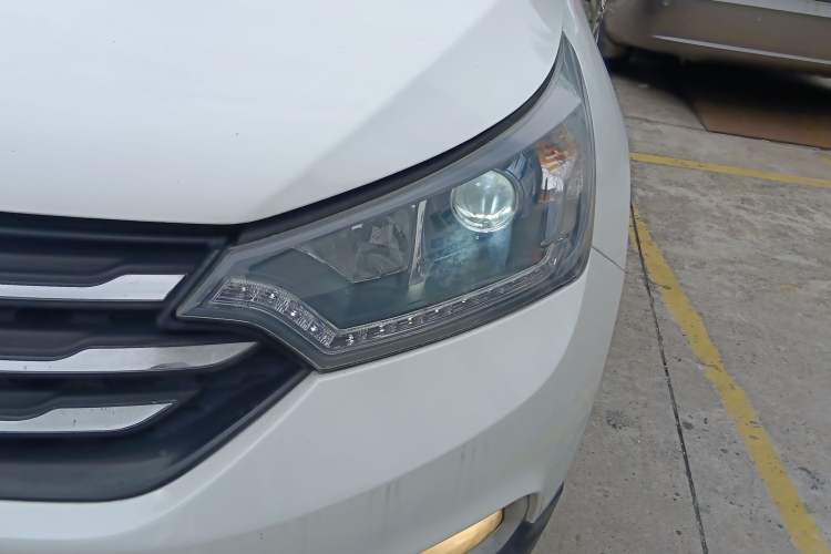 Used Dongfeng Aeolus AX7 2016 2.0L Automatic Zhiyi Trim
